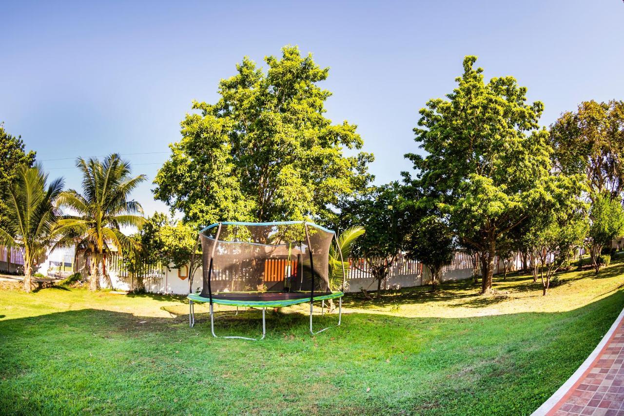 Capital O Oxtankah,Chetumal Bay Hotel Calderitas Exterior foto